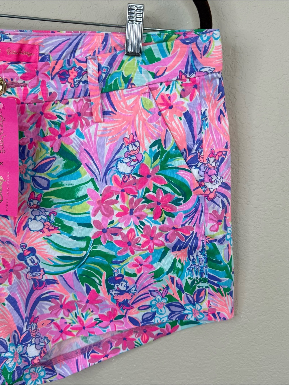 NWT Lilly Pulitzer Disney Dreamin Callaha Shorts Sz 10 Minnie Daisy Duck Flora - Picture 5 of 16
